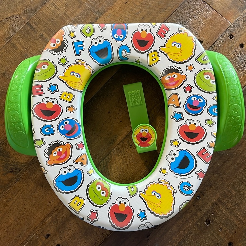 EUC Potty training Seat with hook.